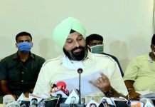 ਭਾਰਤ ਸਰਕਾਰ ਕਿਸਾਨਾਂ ਨਾਲ ਖੇਡਾਂ ਖੇਡਣੀਆਂ ਬੰਦ ਕਰੇ – ਮਜੀਠੀਆ